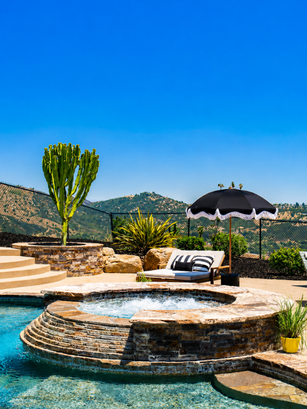 Pool & Spa