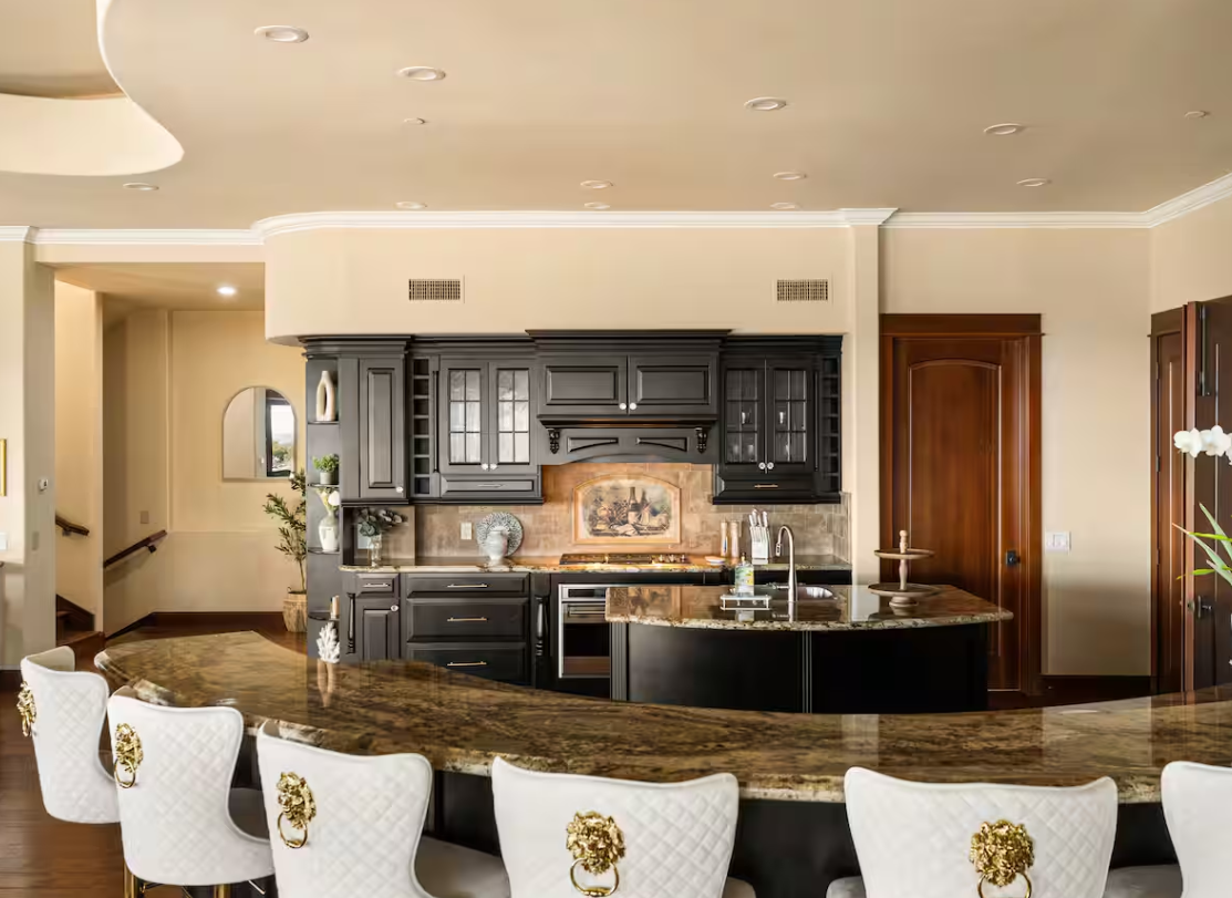 Private Bar & Kitchen